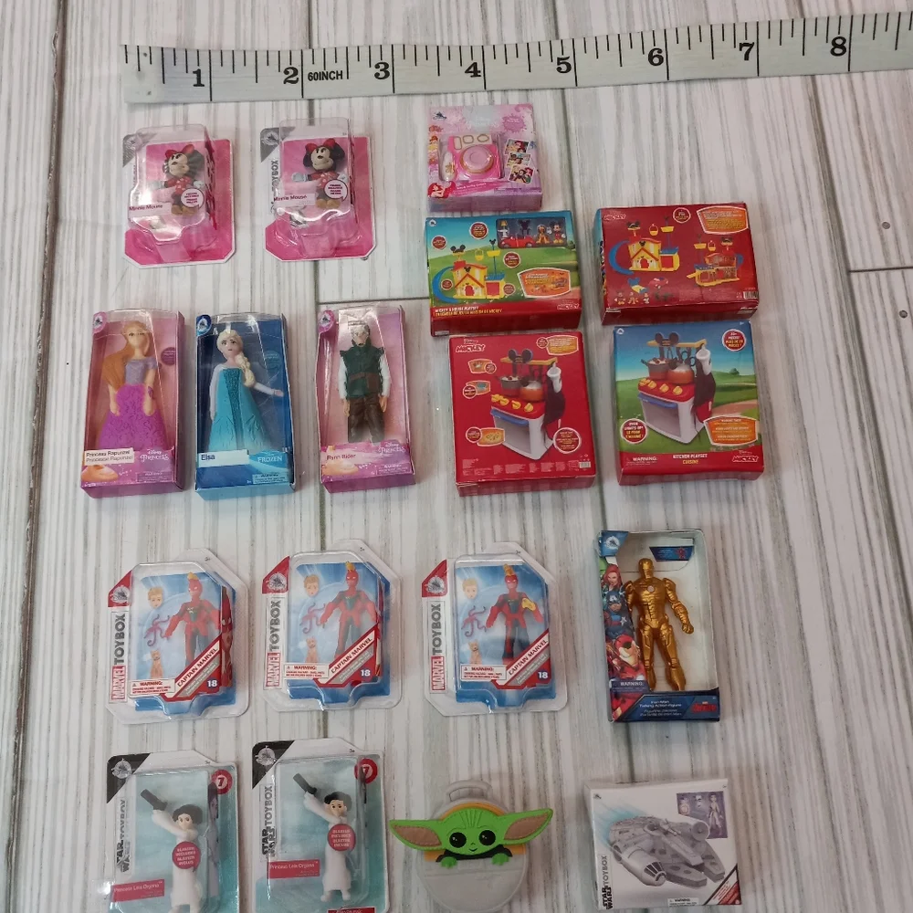 Zuru Mini Brands Disney, Star Wars & Marvel Lot Bundle